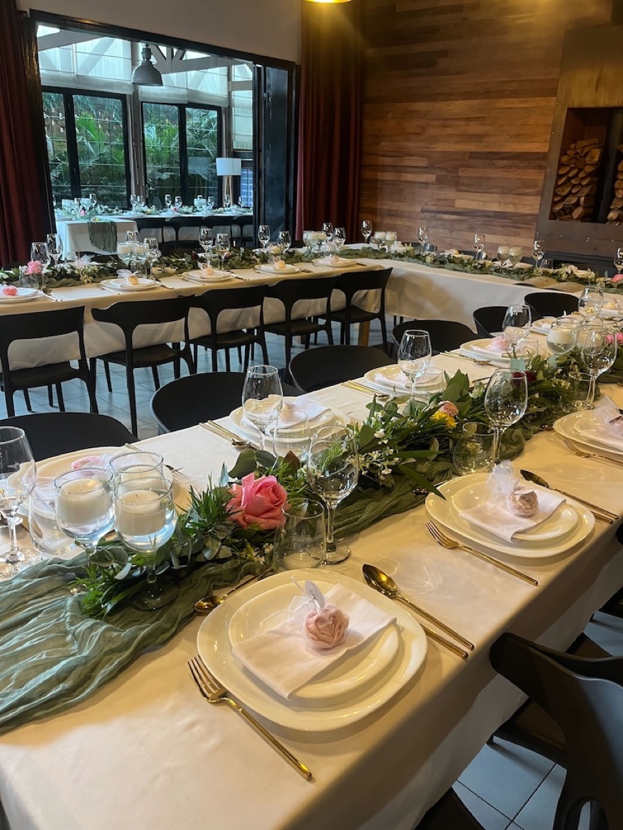 Chemin de table en gaze de coton vert sauge